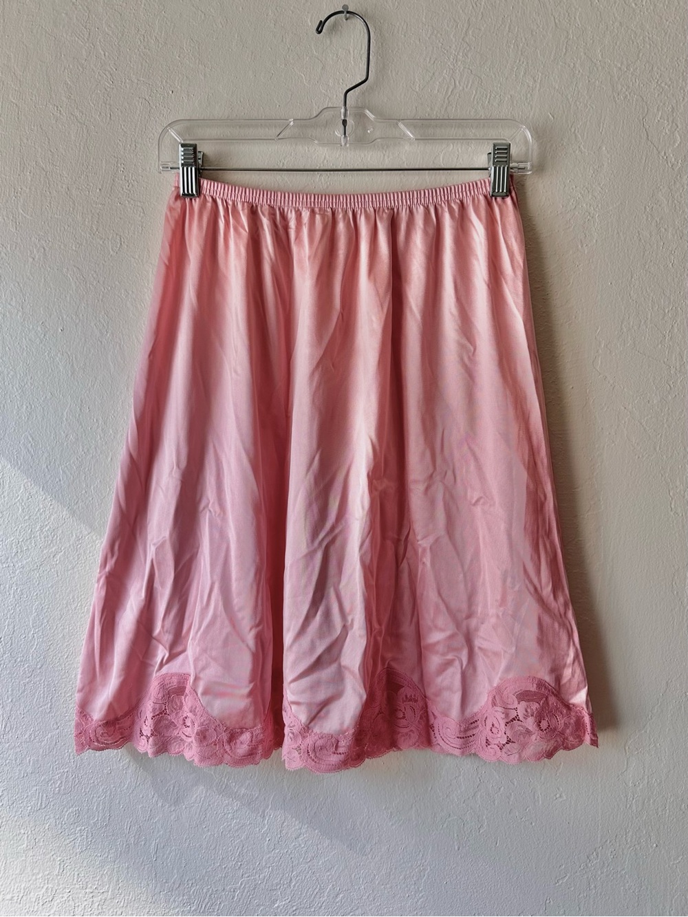 Vintage 80s a-line ruffled full skirt satin half slip rose pink women’s medium